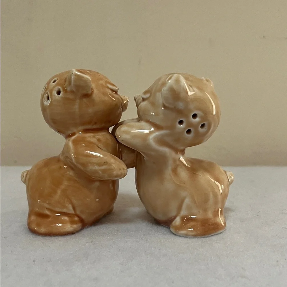 MCM Van Tellingen Hugging Bears Salt and Pepper Shakers vtg